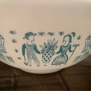 Vintage Pyrex bowl with handles. Blue rooster and couple.